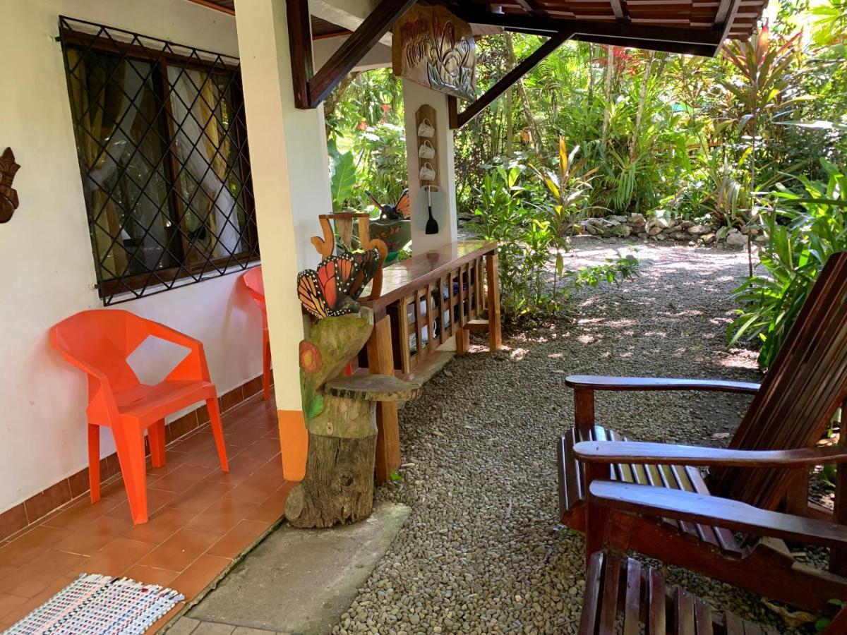 Cabinas Tito Cahuita Exterior photo