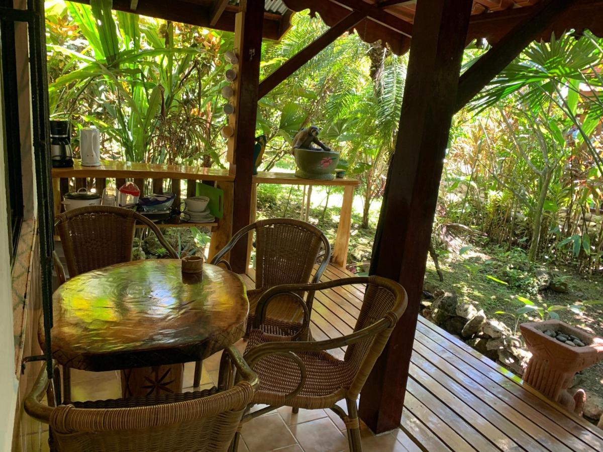 Cabinas Tito Cahuita Exterior photo