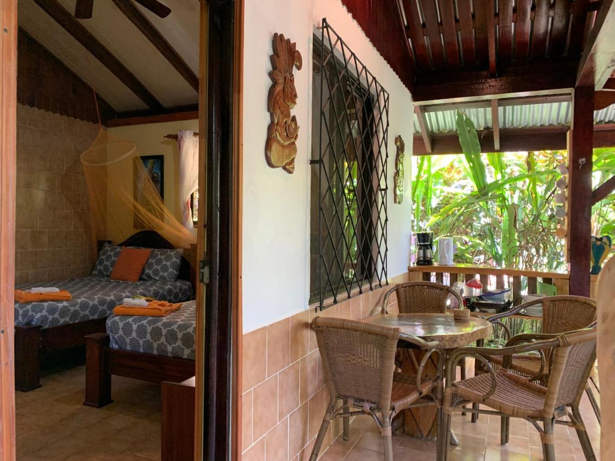 Cabinas Tito Cahuita Exterior photo