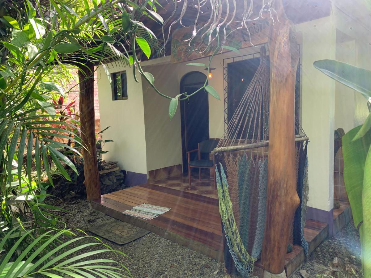 Cabinas Tito Cahuita Exterior photo